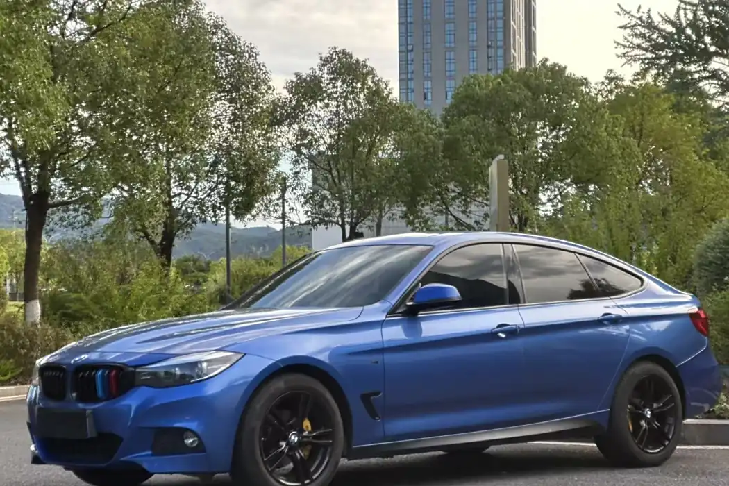 BMW 3 Series GT 2019 320i M sports suit