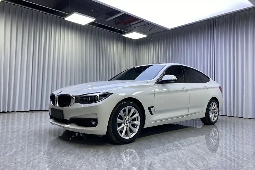 BMW 3 Series GT 2019 320i Style