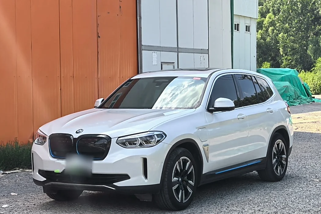 BMW iX3 2021 Leader