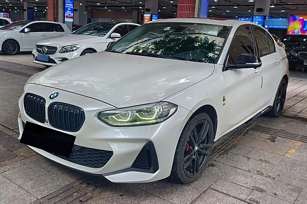 BMW 1 Series 2020 125i M sports suit