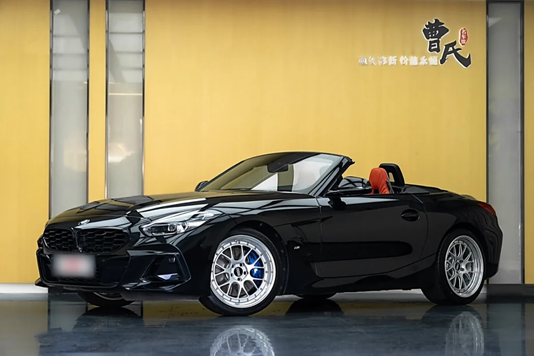 BMW Z4 2023 sDrive 25i M Sports Yao Ye Set