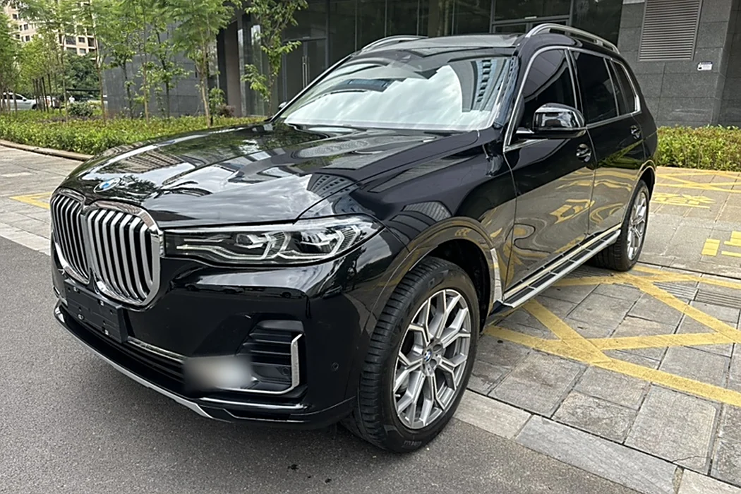 BMW X7 2022 xDrive40i Leading Luxury Package