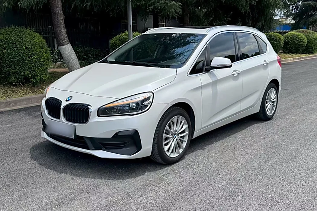 BMW 2 Series Wagon 2018 218i Leader