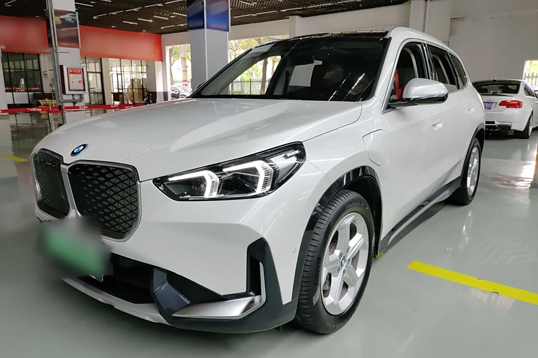 BMW iX1 2023 eDrive25L X design set