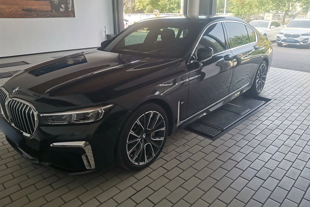 BMW 7 Series 2019 Modified 740Li Leader M Sport Package