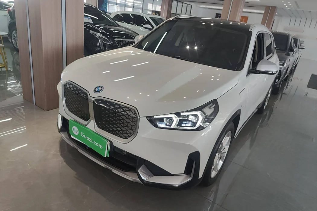 BMW iX1 2023 eDrive25L X design set