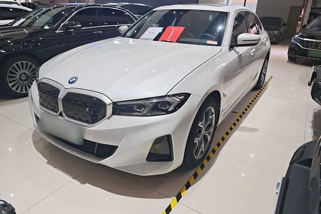 BMW i3 2022 eDrive 35 L