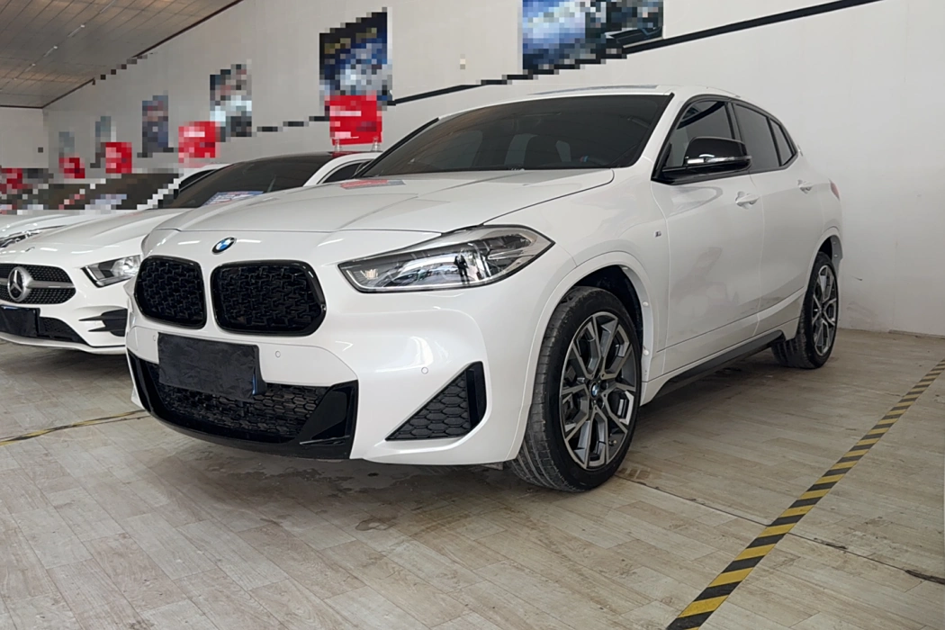 BMW X2 2021 Modified sDrive25i Obsidian Night Edition