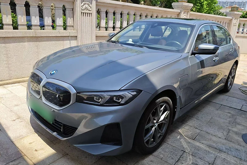 BMW i3 2022 eDrive 35 L