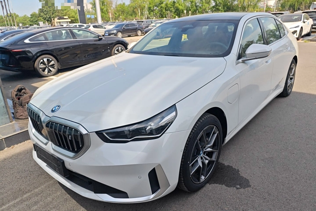 BMW i5 2024 eDrive 35L Luxury Set
