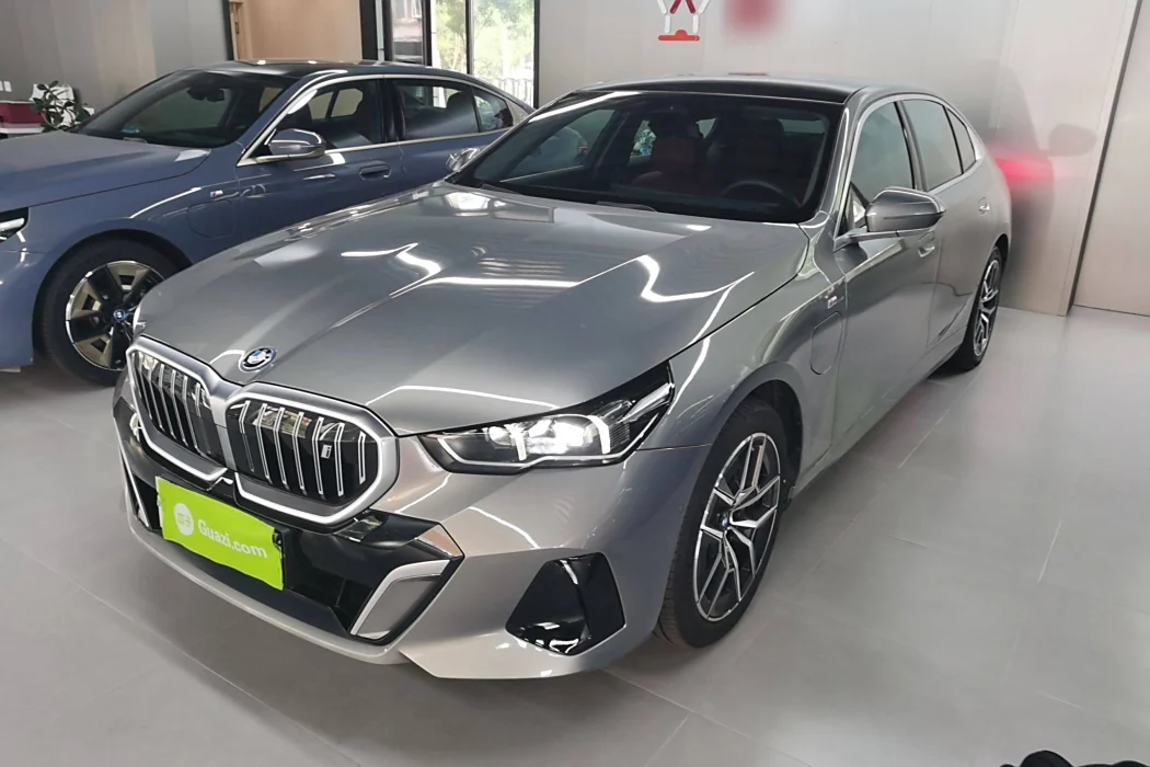 BMW i5 2024 eDrive 35L M sports suit