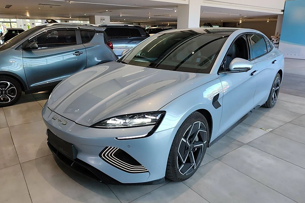 BYD Seal 2022 700km long battery life rear Drive Version