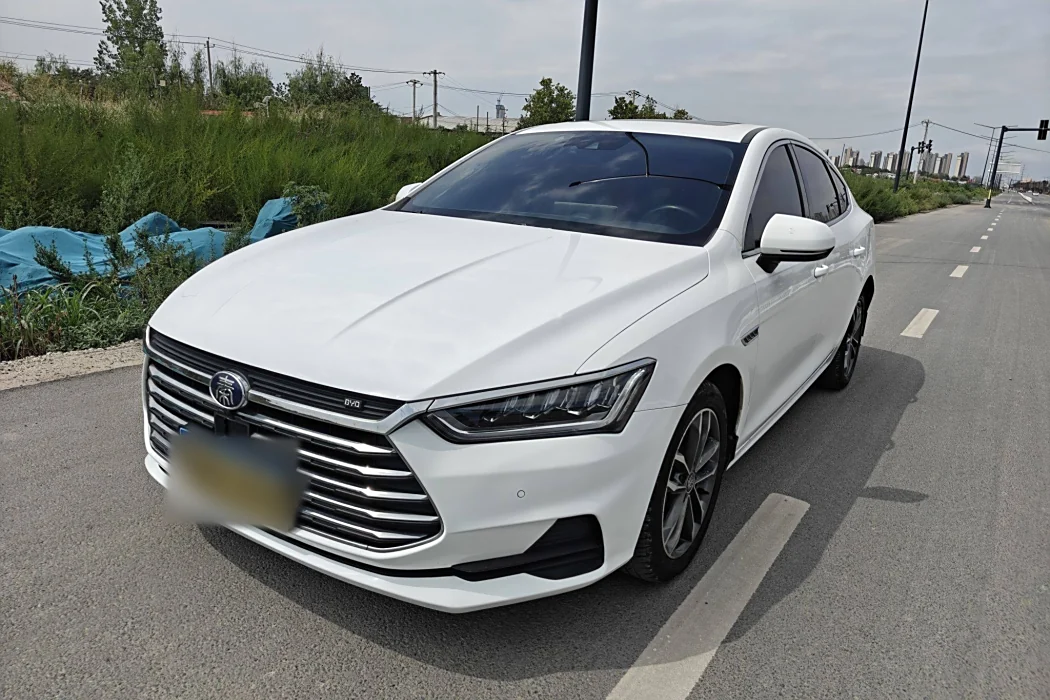 BYD Qin Pro 2019 Super Version 1.5 TI Automatic Zhilian Fengxiang National V