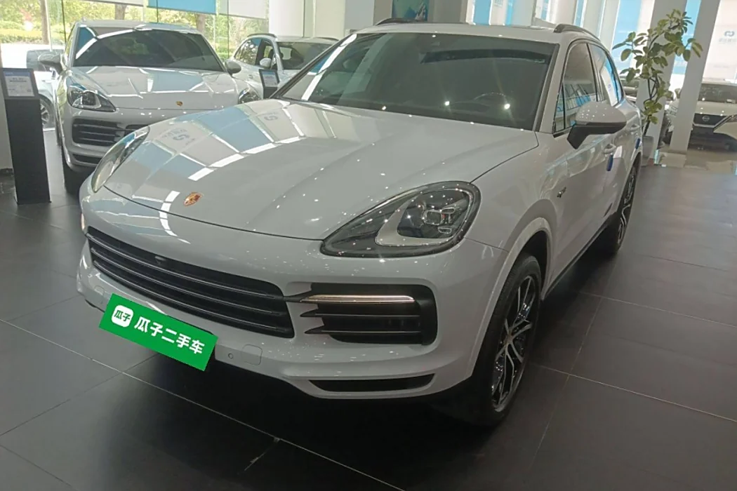 Porsche Cayenne New Energy 2023 Cayenne E-Hybrid 2.0T Platinum Edition