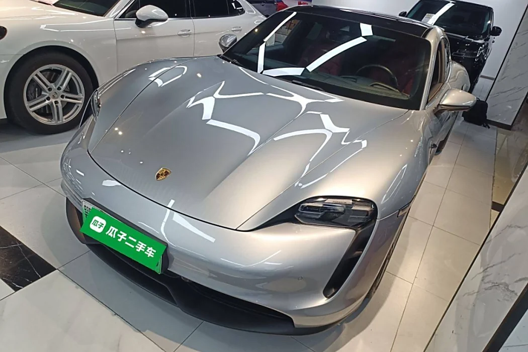 Porsche 2019 Taycan 4S