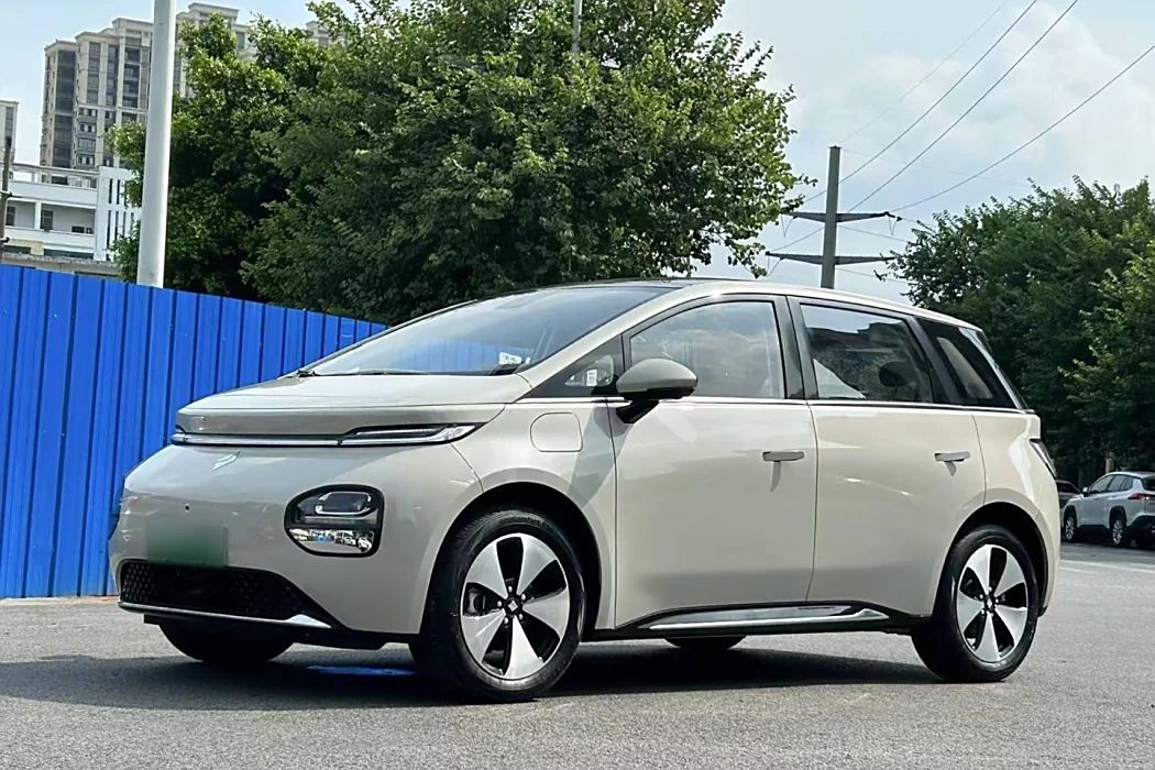 Baojun Yunduo 2023 Model 460 Max
