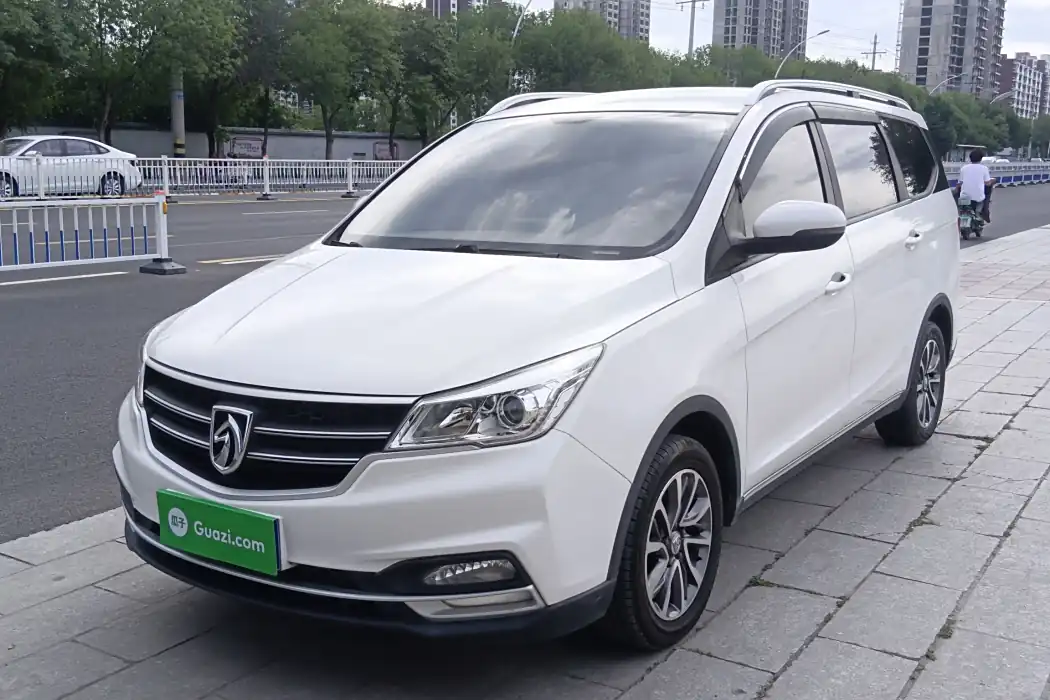 Baojun 730 2019 1.5L manual fashion type 7-seater country VI
