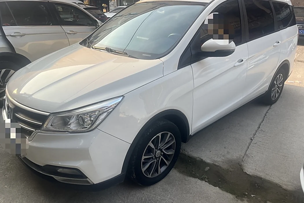 Baojun 730 2019 1.5L manual fashion type 7-seater country VI