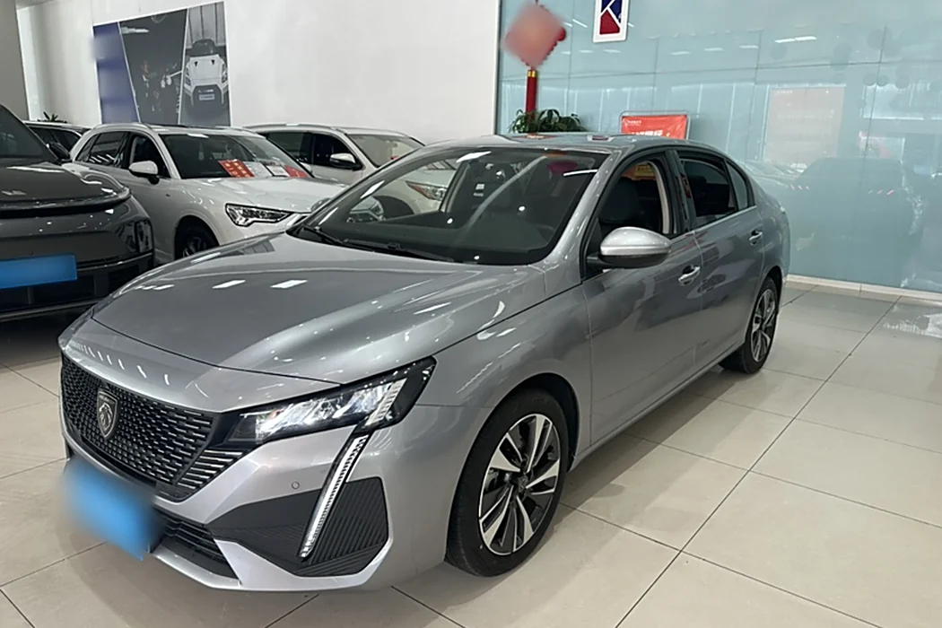 Peugeot 408 2022 1.6T chasing version