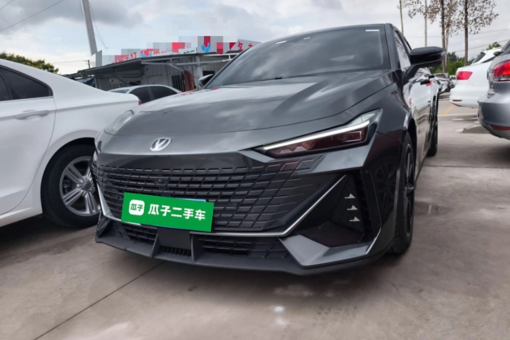 Changan UNI-V Model 2023 1.5T Premium