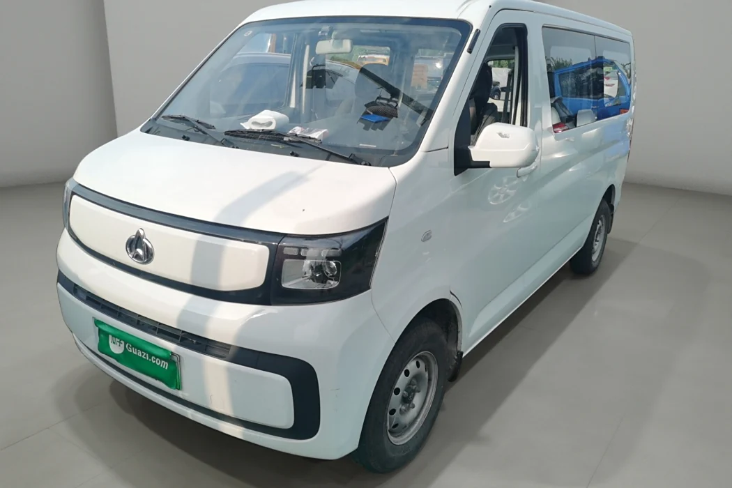 Changan Kaicheng Changan Ruixing EM60 2025 passenger version Comfortable 6-seater 300km open door