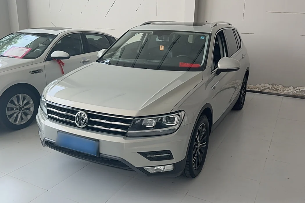 Volkswagen Tiguan L 2019 facelift 330TSI automatic two-wheel drive panoramic comfort version Country VI