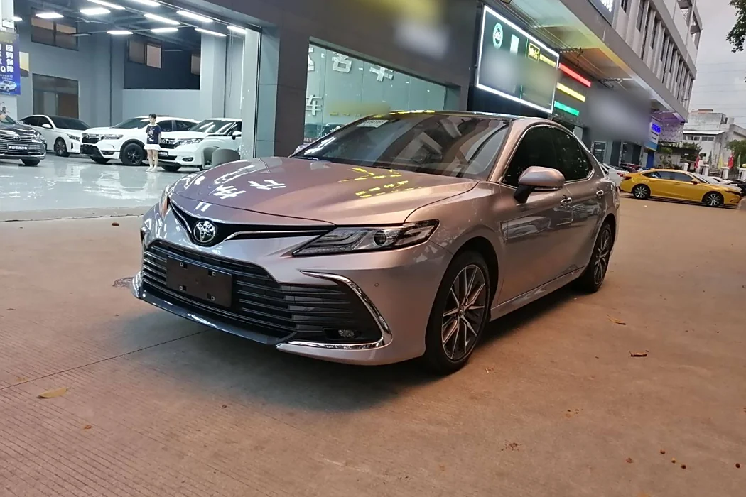 Toyota Camry 2021 2.5G Deluxe Edition