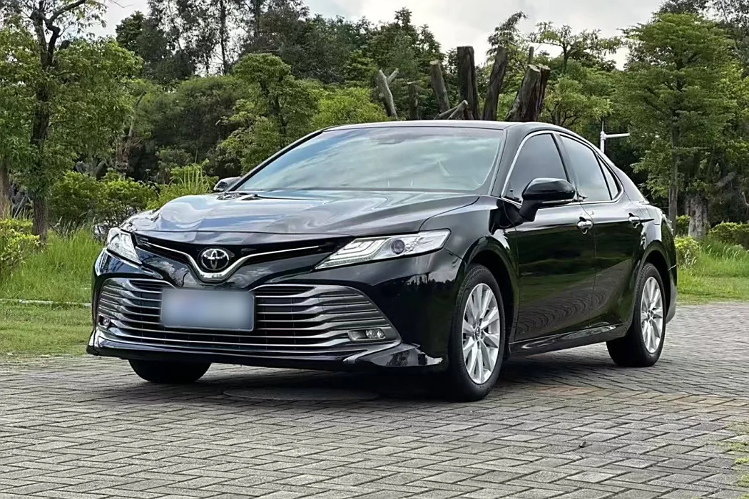 Toyota Camry 2019 Facelift 2.0G Deluxe Edition