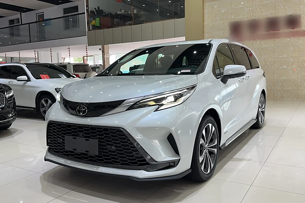 Toyota Grevia 2024 2.5L Hybrid Premium PLUS Edition