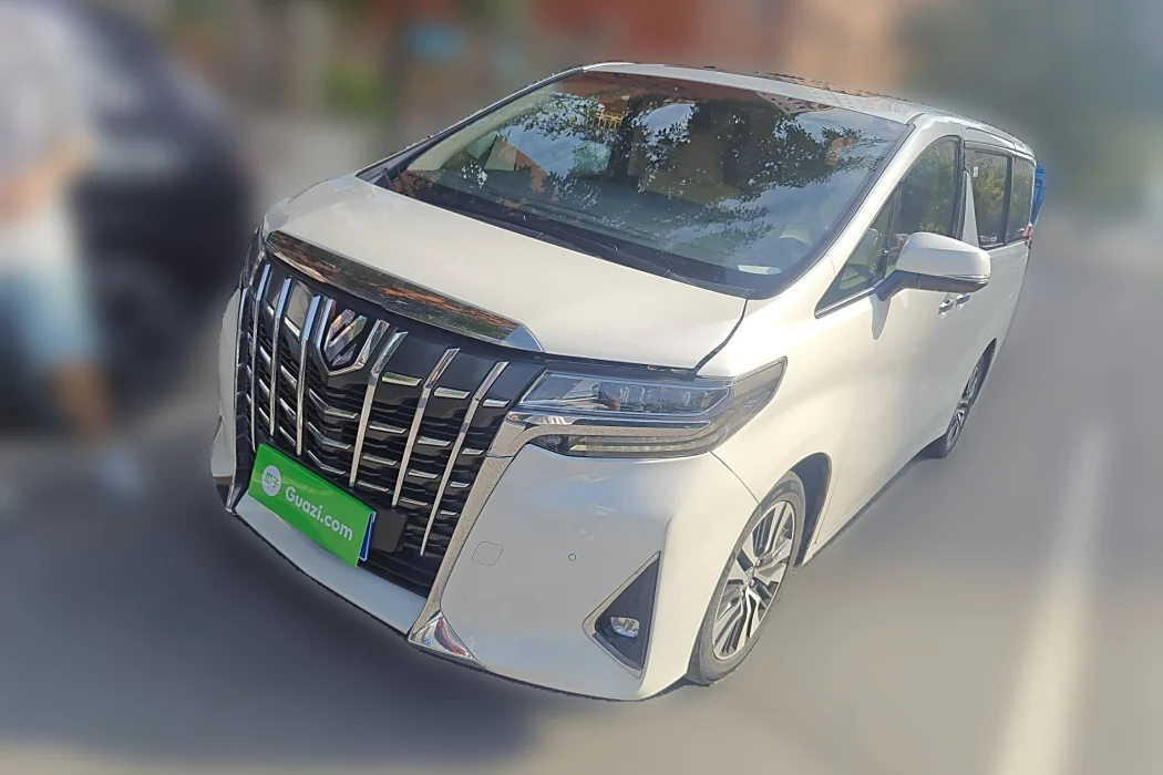 Toyota Elfa 2018 facelift 3.5L Premium Edition