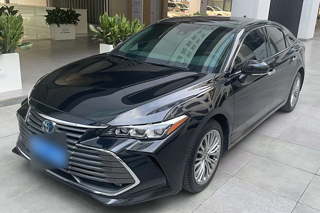 Toyota Asia Dragon 2019 dual-engine 2.5L XLE Premium Edition Country VI
