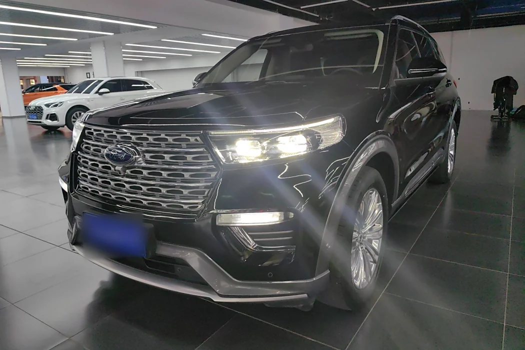 Ford Explorer 2020 EcoBoost 285 four-wheel drive titanium version 6-seater