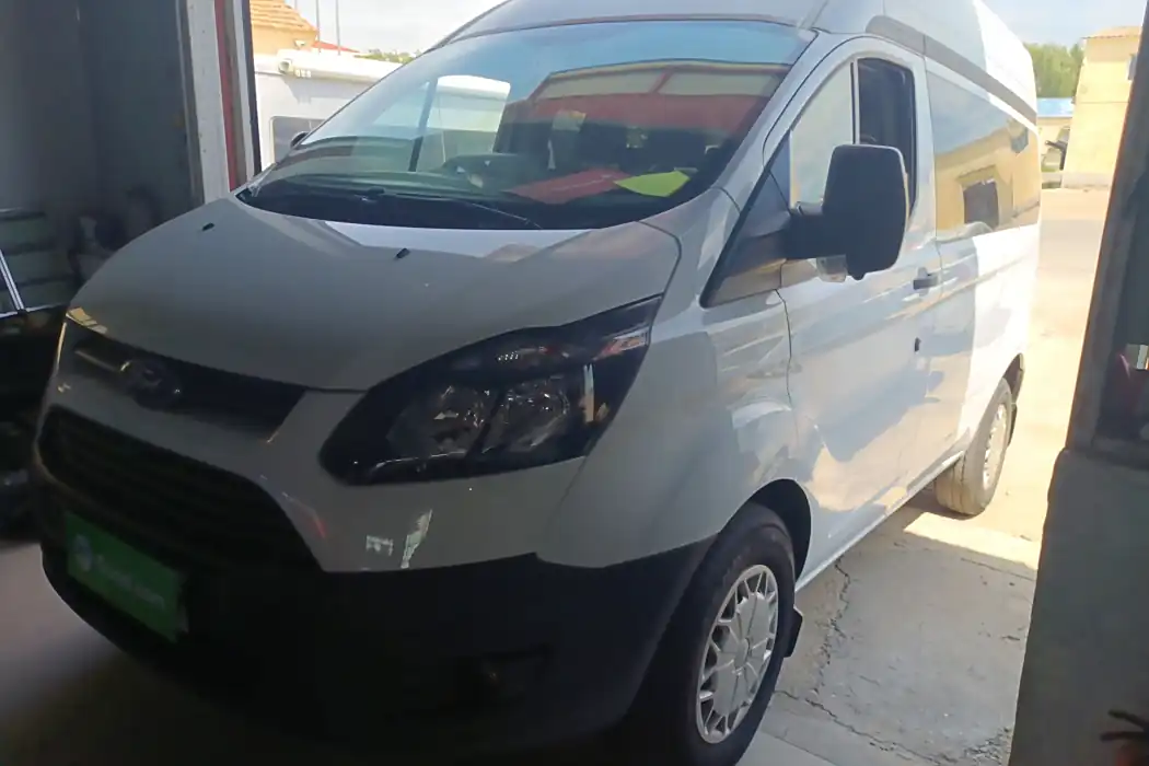 Ford Quanshun 2017 2.0T diesel multi-function commercial vehicle short axle Zhongding Country V