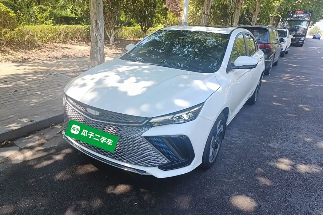 Geely Emgrand L HiP 2022 1.5 TD-DHT Pro 100KM Super Rui