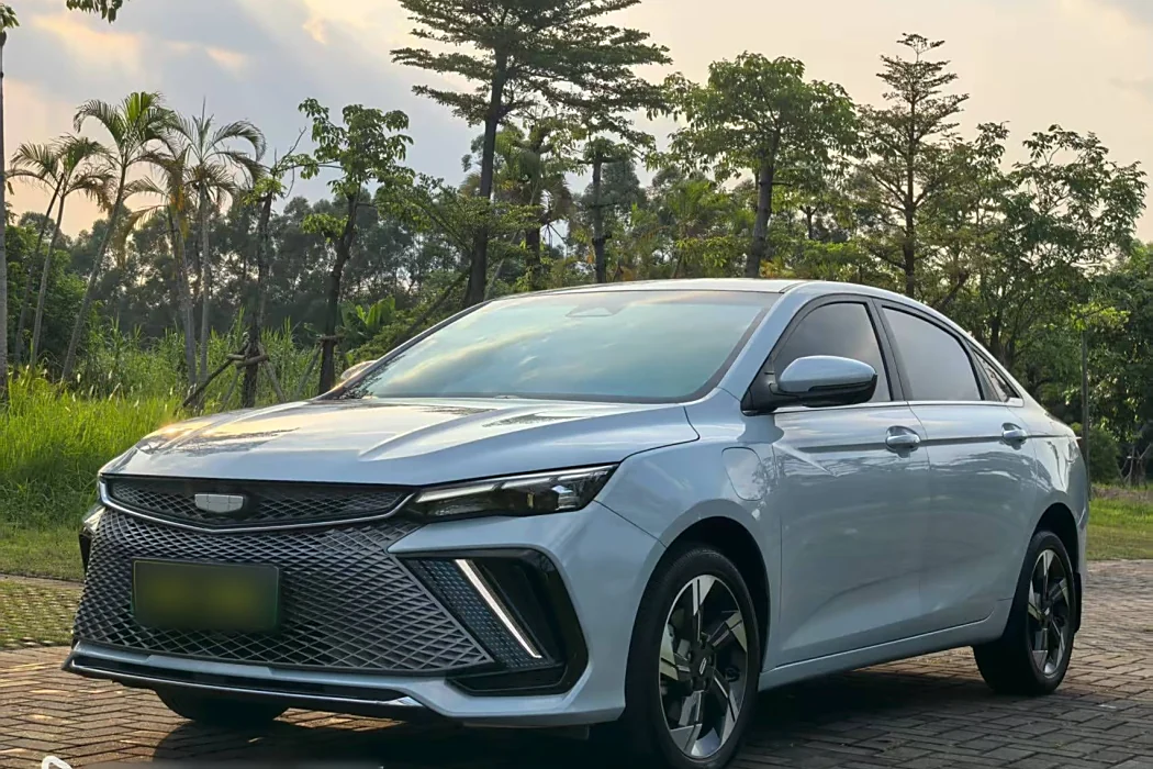 Geely Emgrand L HiP 2022 1.5 TD-DHT Pro 100KM Super Rui