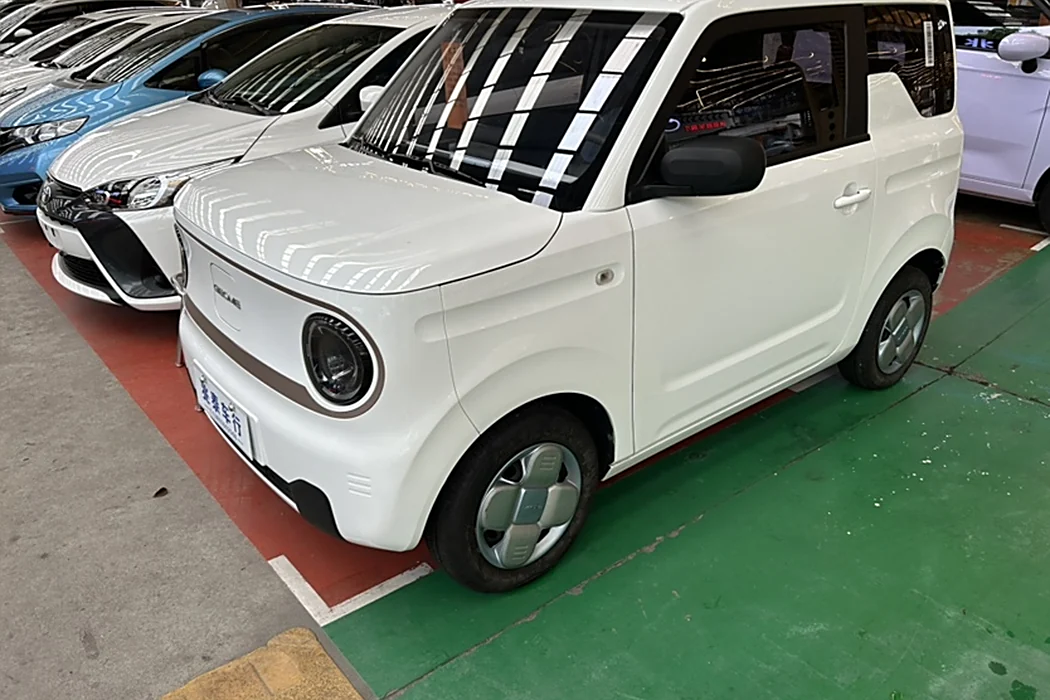 Автомобиль Geely 2023 Panda mini 200-километровый медведь с выносливостью