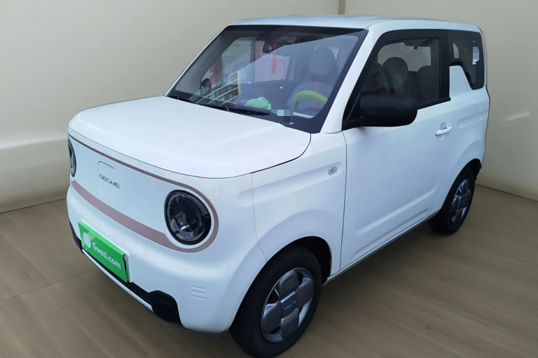 Автомобиль Geely 2023 Panda mini 200-километровый медведь с выносливостью
