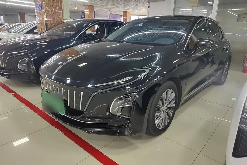 Hongqi E-QM5 2023 model 560km PLUS