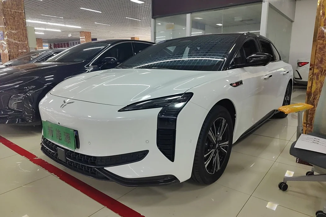 Hongqi EH7 2024 model 690 Pro