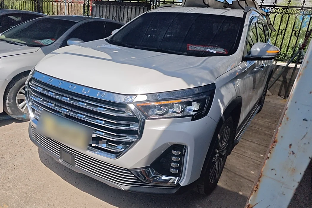 Jietu X90 PLUS 2021 model 1.6 TD DCT villa 5 seats