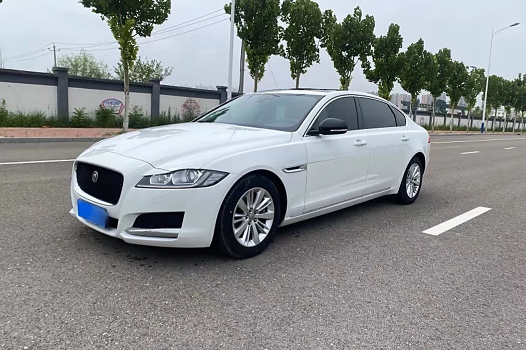 Jaguar XFL 2020 XFL 2.0T P200 two-wheel drive Fenghua version