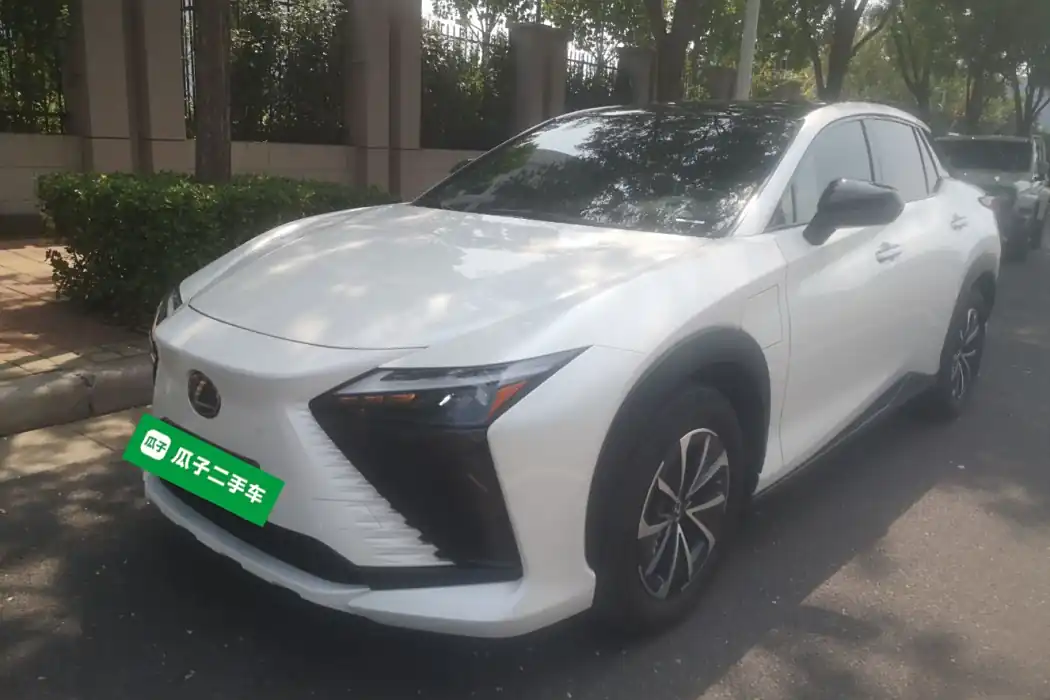 Lexus RZ 2023 450e four-wheel drive indulgent edition