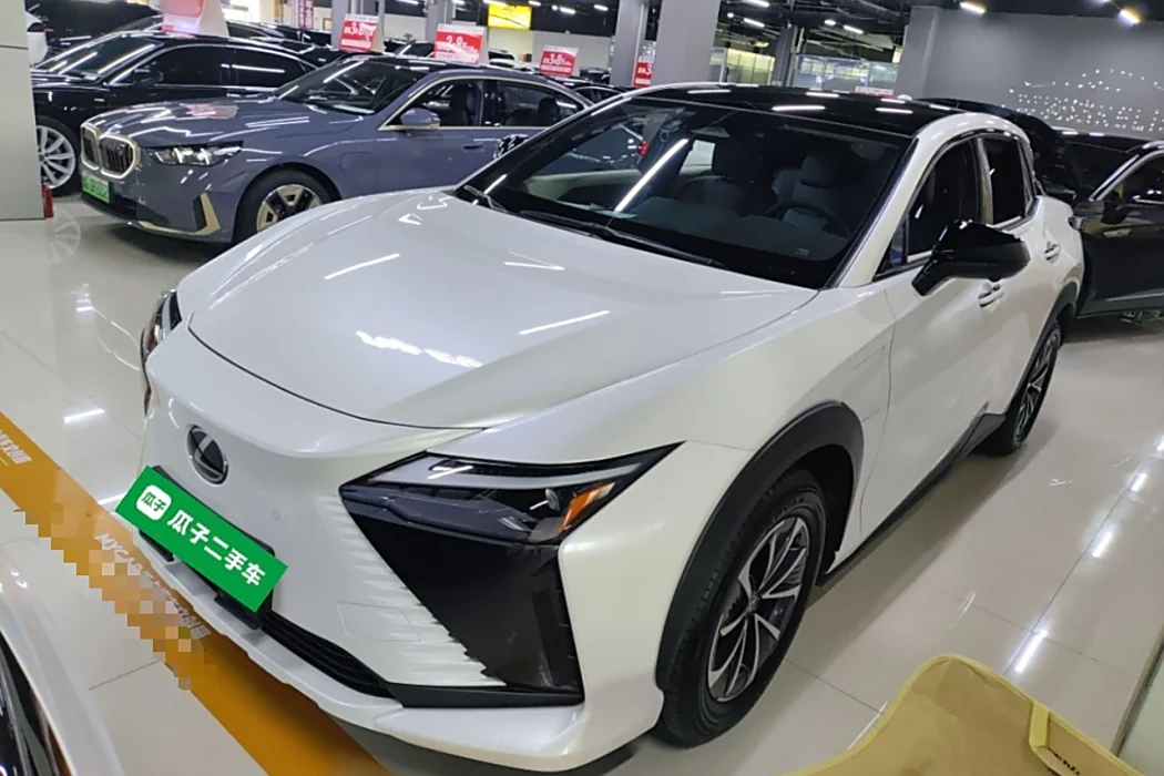 Lexus RZ 2023 450e four-wheel drive indulgent edition
