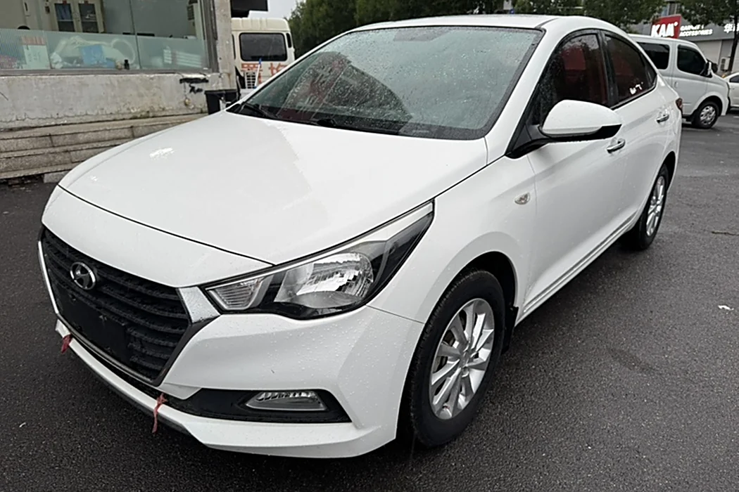 Hyundai accepts 2016 1.4L manual cool version GLS