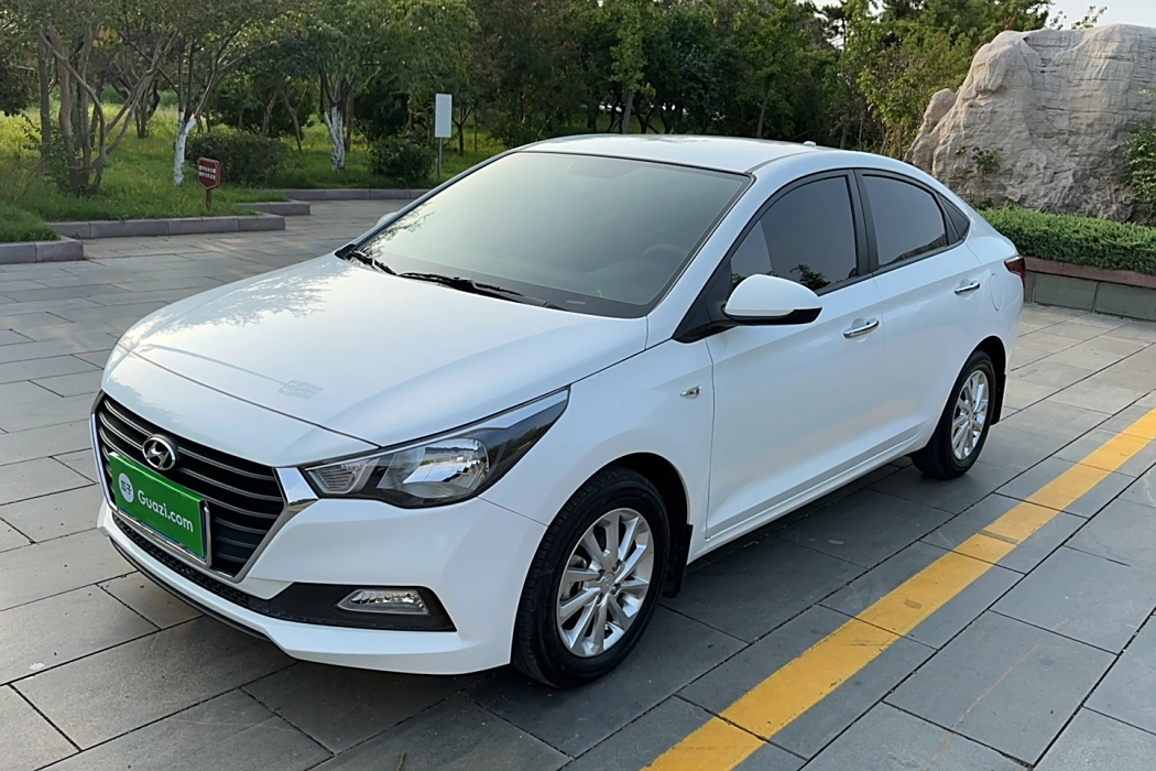 Hyundai accepts 2016 1.4L manual cool version GLS