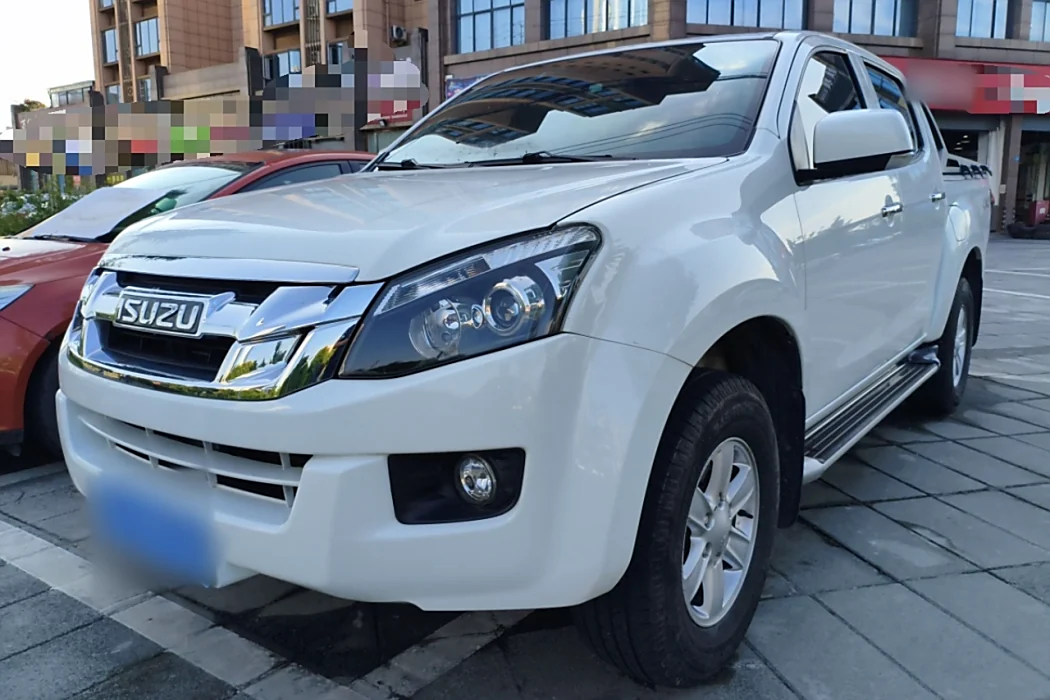 Isuzu Lingtuo 2022 2.5T four-wheel drive automatic diesel ultra-luxury version JE4D25Q6A
