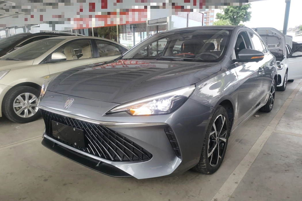 RW i5 2023 1.5L CVT Premium Edition