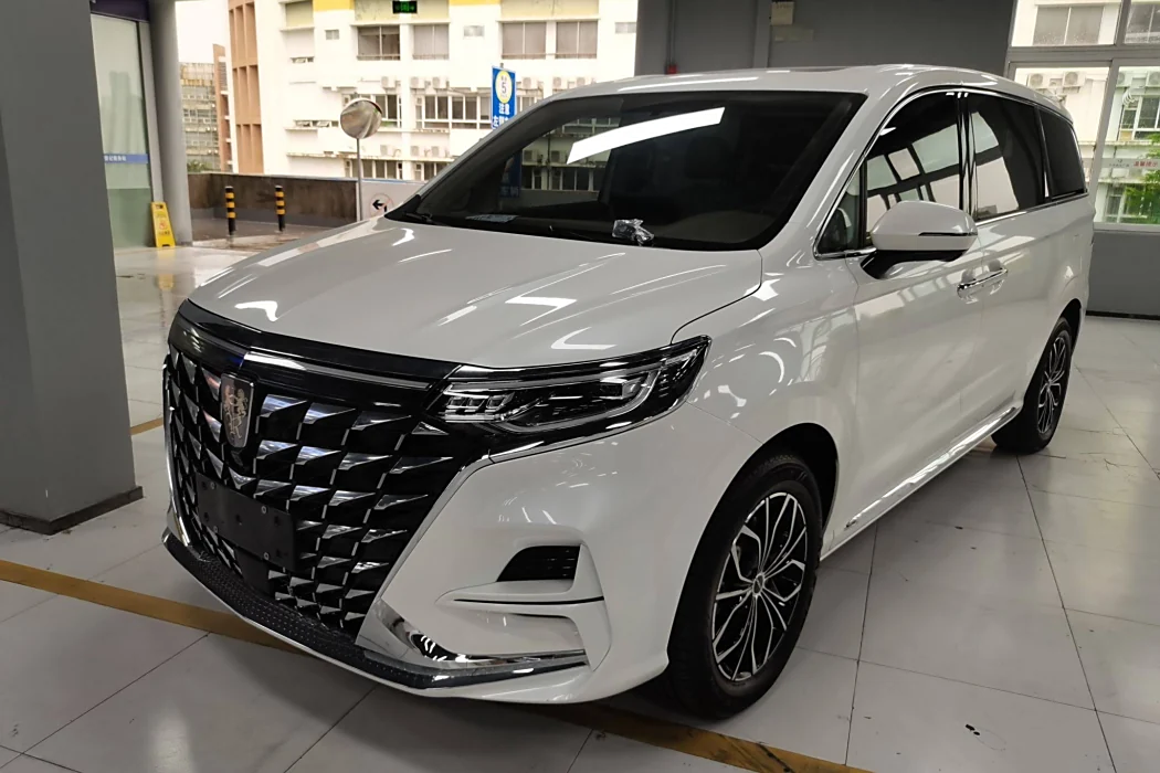 Roewe iMAX8 New Energy 2025 1.5T DMH Lu Zun Extreme Edition
