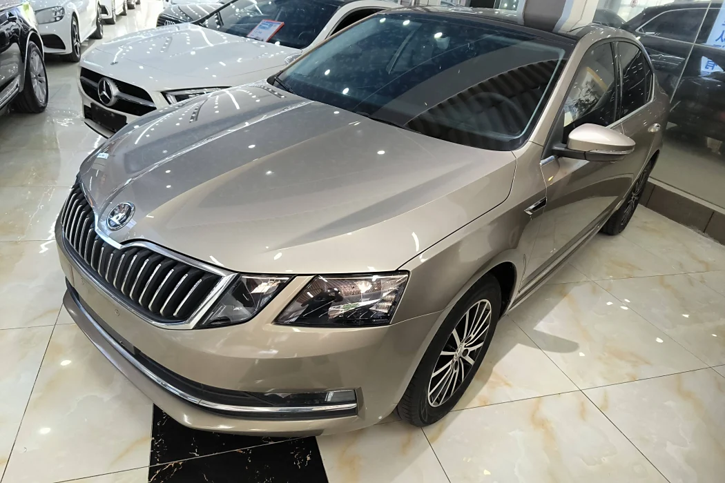 Skoda Octavia 2019 model ZI230 DSG Zhixing Deluxe Edition Country VI