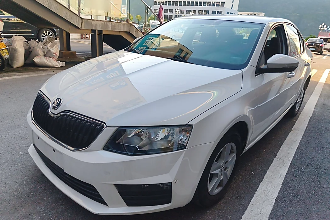 Skoda Octavia 2017 Classic 1.6L Automatic Standard Edition